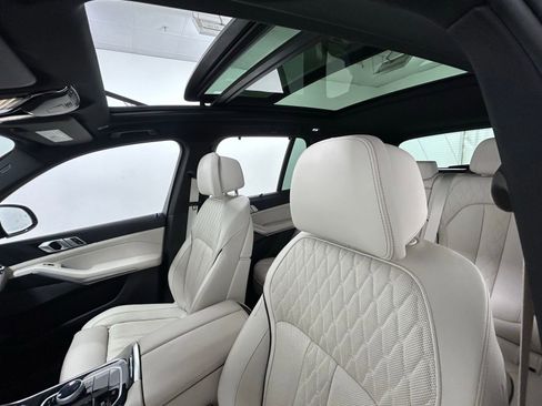 Used 2025 BMW X5 M60i image 29