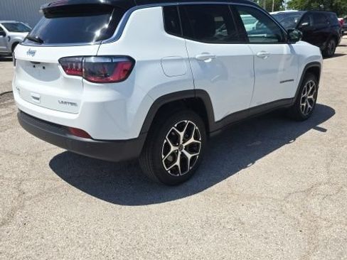 Used 2026 Jeep Compass Limited AWD/4WD image 3