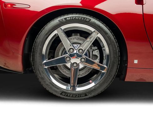 Used 2007 Chevrolet Corvette Convertible w/ Preferred Equipment Group RWD image 32