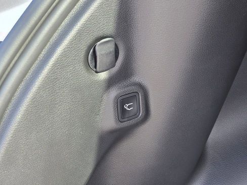 New 2026 Jeep Compass Latitude image 13