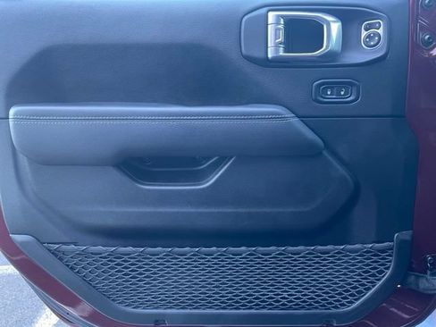 Used 2021 Jeep Wrangler Unlimited Sahara w/ LED Lighting Group AWD/4WD image 9