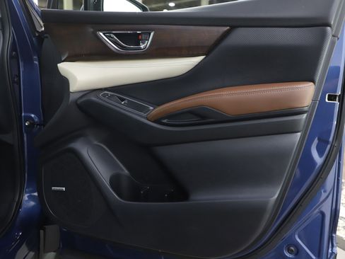 Used 2019 Subaru Ascent Touring w/ Popular Package #3 image 9