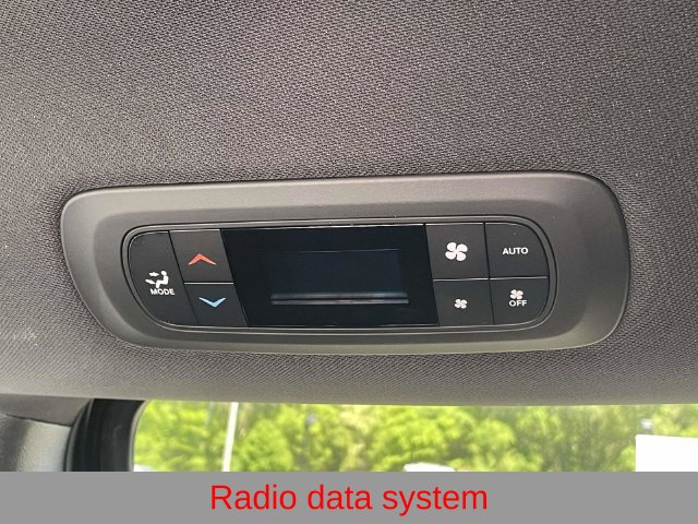 New 2027 Chrysler Pacifica Select FWD image 11