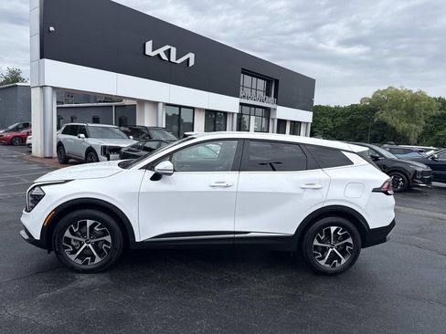 Used 2025 Kia Sportage EX FWD image 2