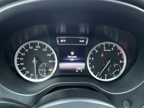 Used 2017 INFINITI QX30 Premium w/ Navigation Package image 22