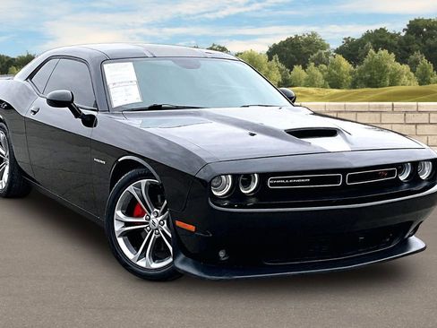 Used 2021 Dodge Challenger R/T image 2