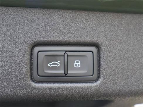 Used 2025 Audi Q5 Prestige AWD/4WD image 6