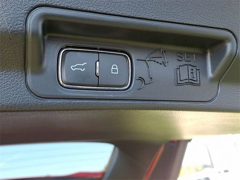 Certified 2025 Ford Explorer ST-Line image 25