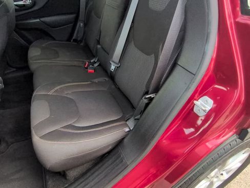 Used 2015 Jeep Cherokee Latitude FWD image 19