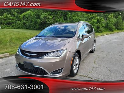 Used 2018 Chrysler Pacifica Limited w/ Advanced Safetytec Group
