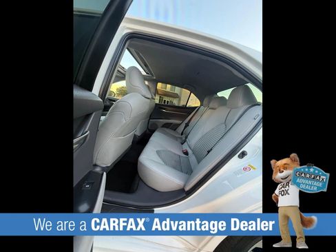 Used 2018 Toyota Camry SE w/ Moonroof Package FWD image 34
