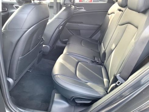 Used 2024 Kia Sportage EX image 17