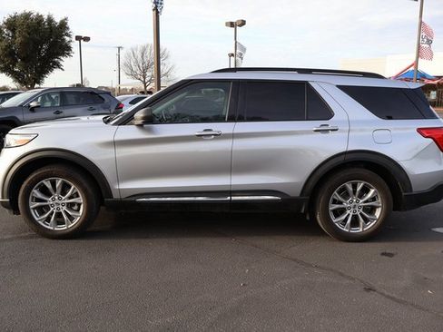Certified 2022 Ford Explorer XLT w/ Equipment Group 202A image 2
