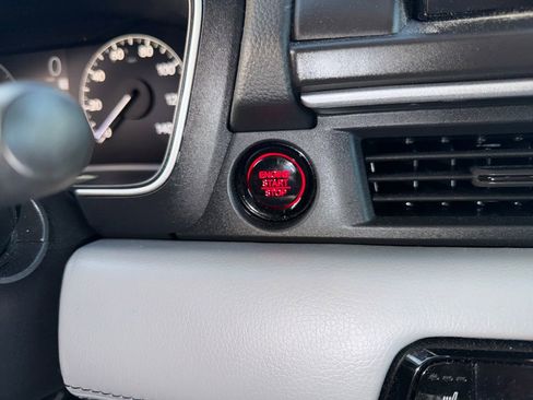 Used 2025 Honda Pilot EX-L image 28