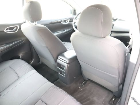 Used 2017 Nissan Sentra SV image 41