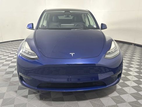 Used 2022 Tesla Model Y Long Range AWD/4WD image 2