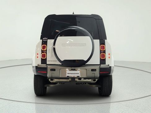 Used 2024 Land Rover Defender 110 X-Dynamic SE AWD/4WD image 6