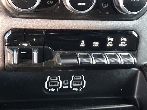 Used 2019 RAM 2500 Big Horn image 27