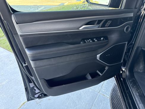 New 2026 Jeep Grand Wagoneer Limited image 12