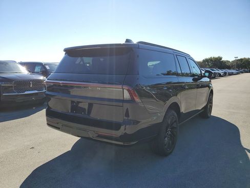 New 2025 Lincoln Navigator L Reserve w/ Jet Appearance Package AWD/4WD image 4