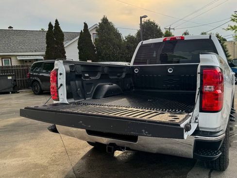 Used 2018 Chevrolet Silverado 1500 LT w/ All Star Edition AWD/4WD image 15
