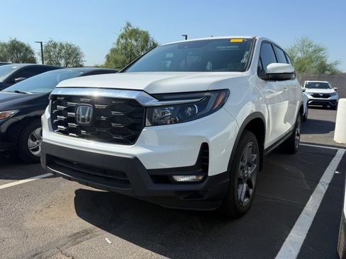 Used 2023 Honda Passport EX-L image 2