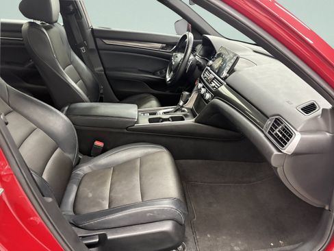 Used 2018 Honda Accord Sport image 23