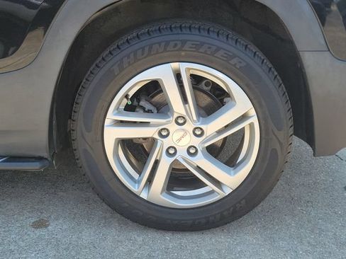 Used 2018 GMC Terrain SLE w/ Driver Convenience Package FWD image 32