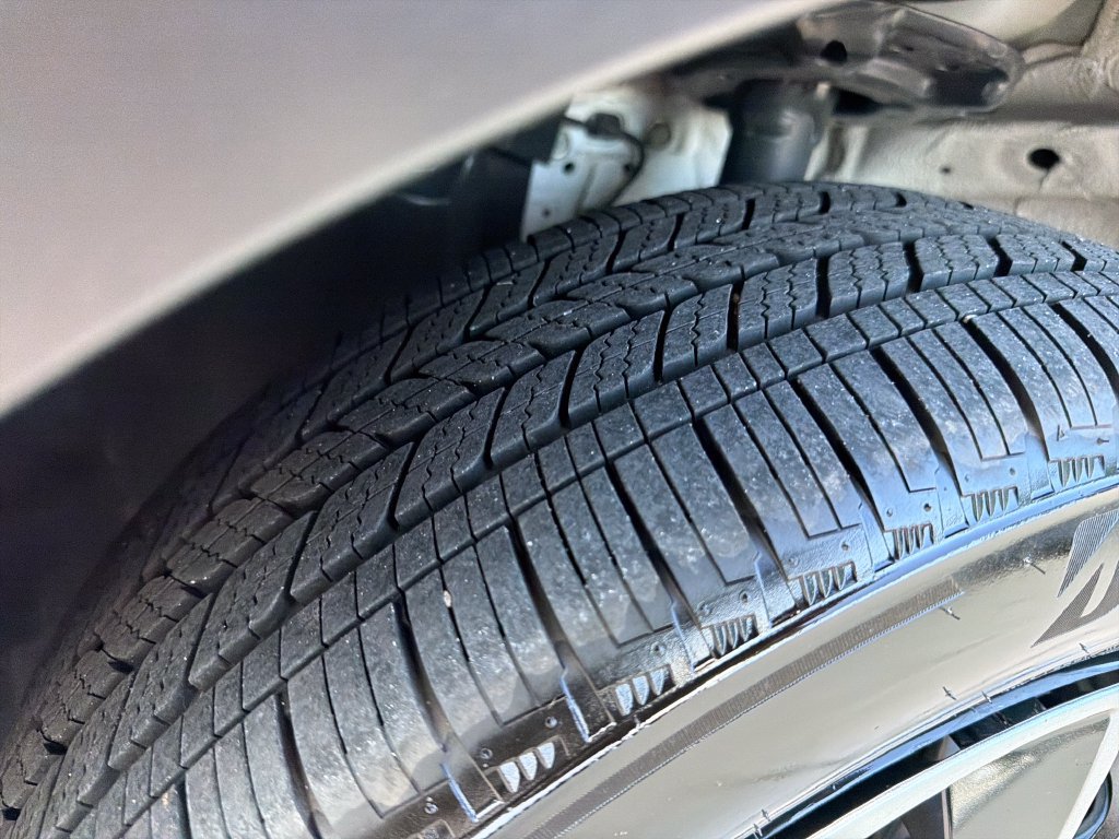 Certified 2025 Nissan Kicks SV FWD image 11