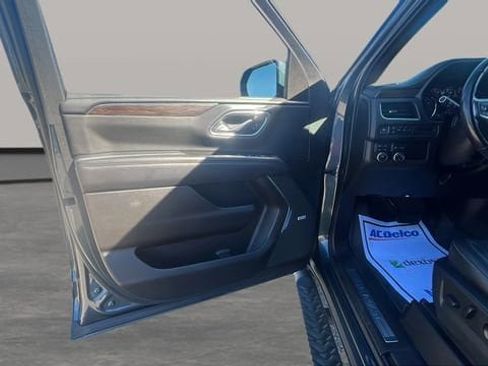 Used 2021 Chevrolet Suburban Z71 image 11