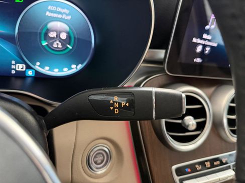 Used 2020 Mercedes-Benz GLC 300 4MATIC w/ Premium Package image 38