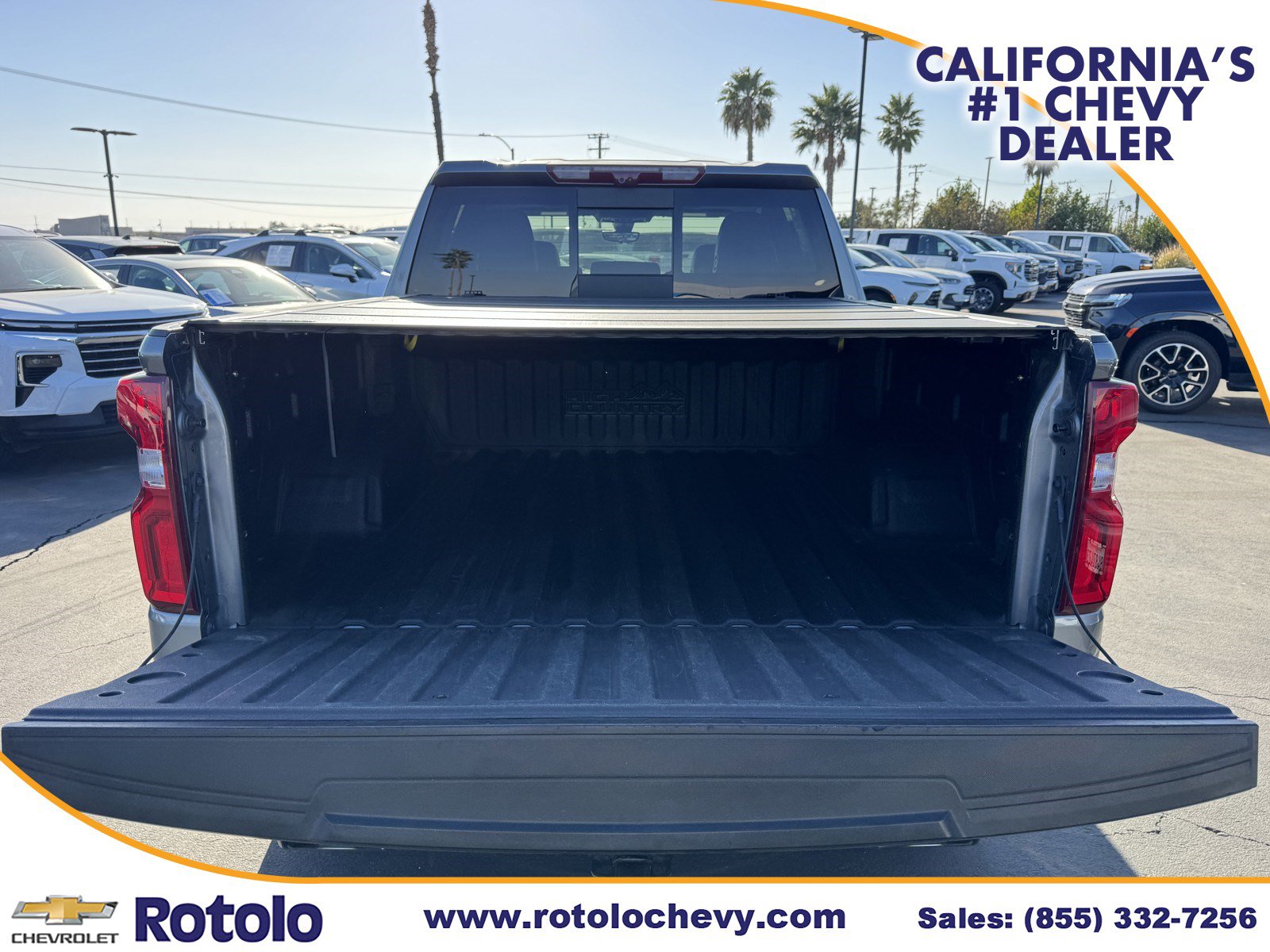 Used 2022 Chevrolet Silverado 1500 High Country w/ Technology Package AWD/4WD image 12