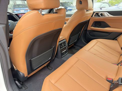 Used 2023 BMW i4 eDrive40 RWD image 9