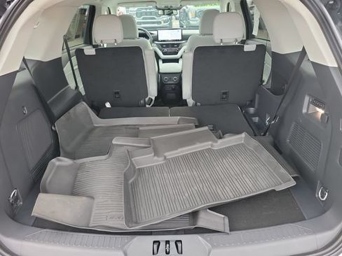 Used 2026 Ford Explorer Platinum w/ LUX Leather Package AWD/4WD image 26