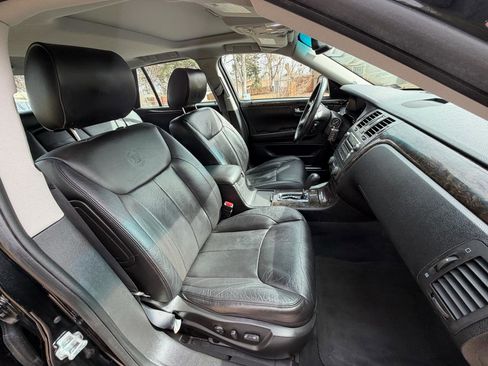 Used 2010 Cadillac DTS Luxury image 17