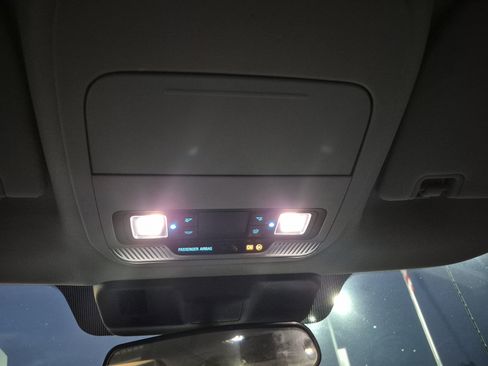 Used 2024 Ford F250 XLT image 32