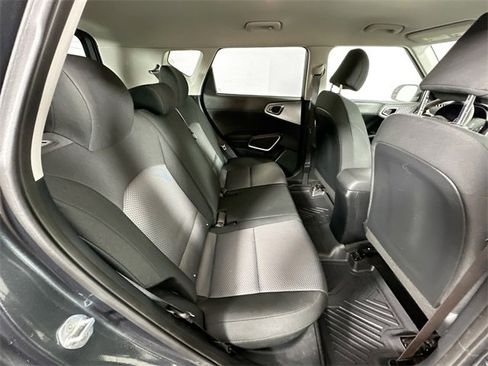 Used 2023 Kia Soul LX image 25