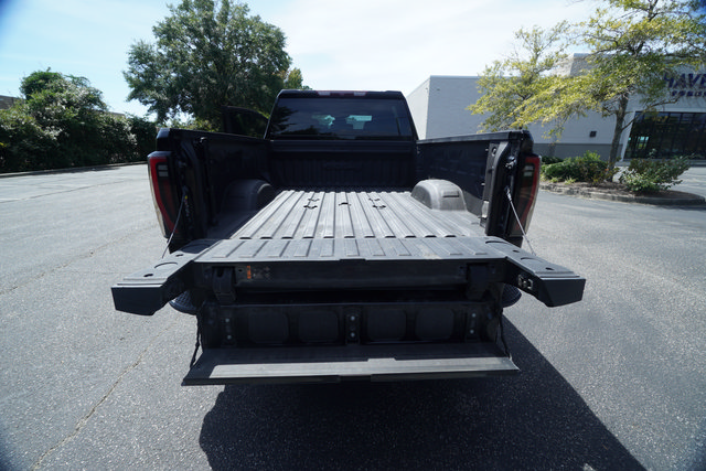 Used 2024 GMC Sierra 3500 AT4 AWD/4WD image 12