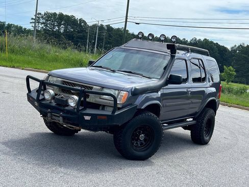 Used 2000 Nissan Xterra SE AWD/4WD image 1