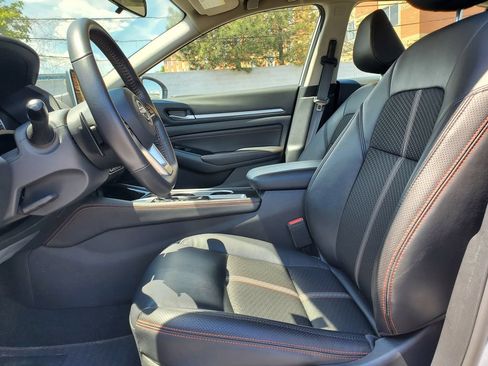 Used 2023 Nissan Altima 2.5 SR AWD/4WD image 14