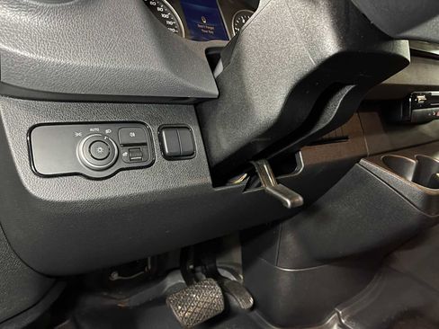 Used 2025 Mercedes-Benz Sprinter 2500 image 25