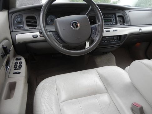 Used 2008 Mercury Grand Marquis LS RWD image 31