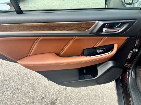 Used 2017 Subaru Outback 3.6R Touring image 14