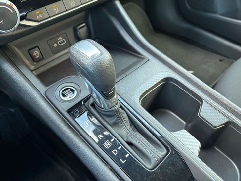 Used 2025 Nissan Sentra S image 36