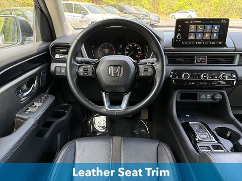 Used 2025 Honda Pilot EX-L image 17