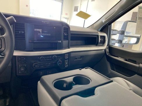 New 2026 Ford F250 XL w/ FX4 Off-Road Package image 16