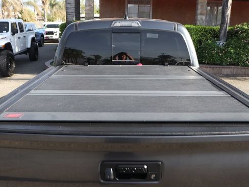 Used 2020 Toyota Tacoma TRD Sport AWD/4WD image 8