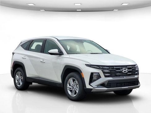 New 2026 Hyundai Tucson SE image 7