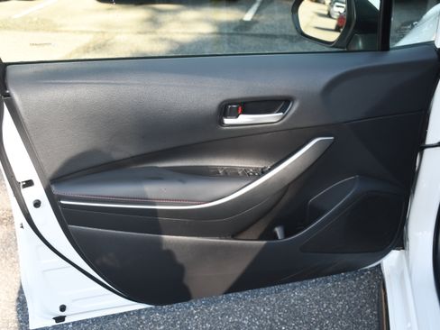 Certified 2025 Toyota Corolla SE image 9