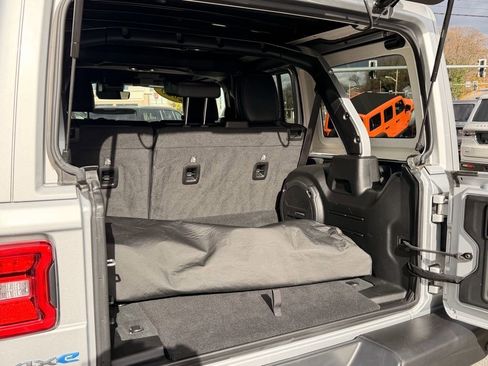 Used 2023 Jeep Wrangler Rubicon w/ Steel Bumper Group image 33